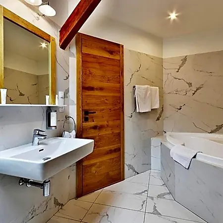 Hotel Conti 3*